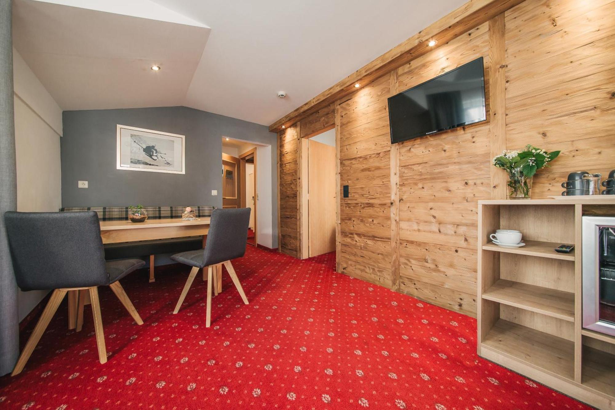 Arlen Lodge Hotel Inkl Premium Karte Im Sommer Sankt Anton am Arlberg Exterior photo