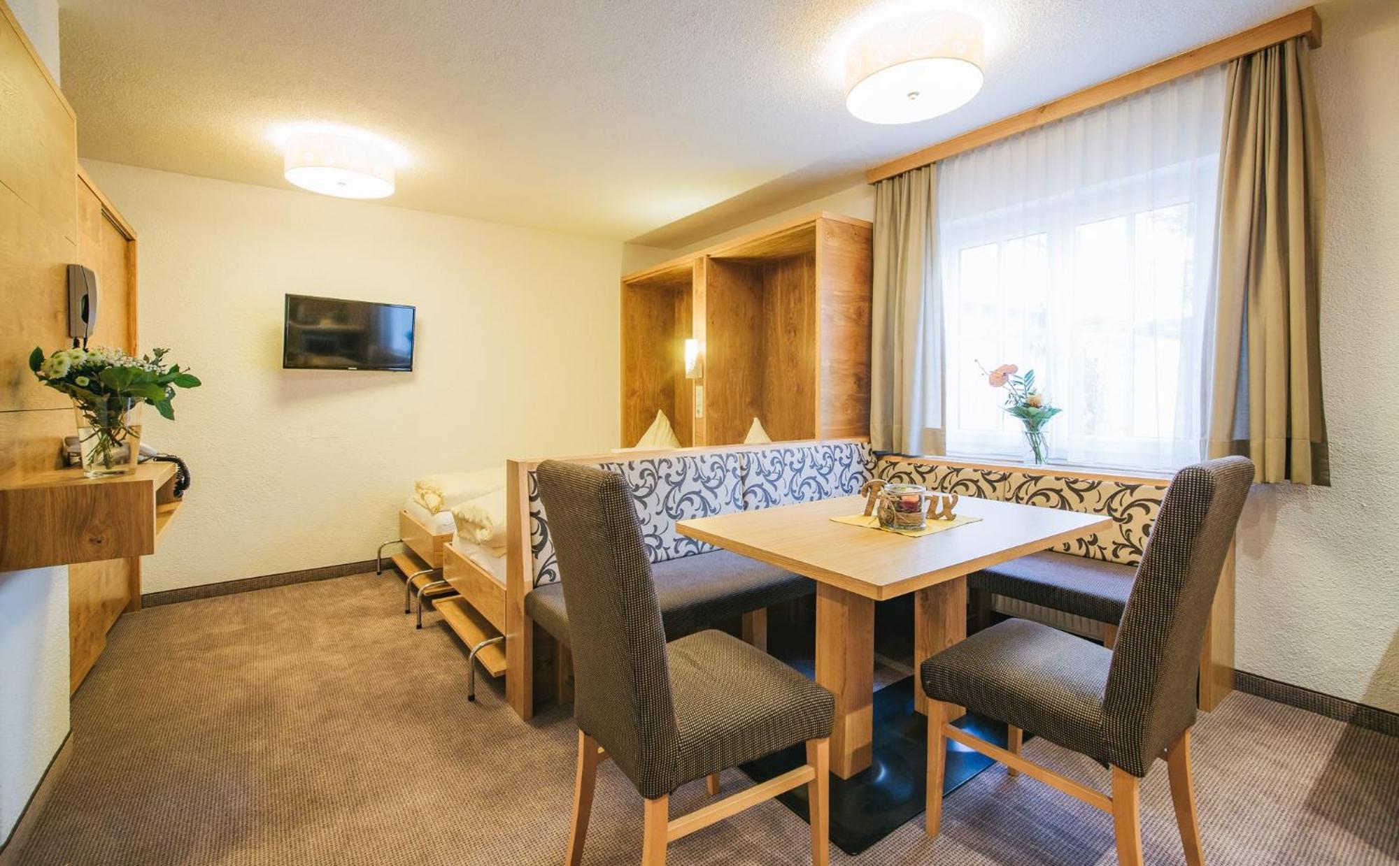 Arlen Lodge Hotel Inkl Premium Karte Im Sommer Sankt Anton am Arlberg Exterior photo